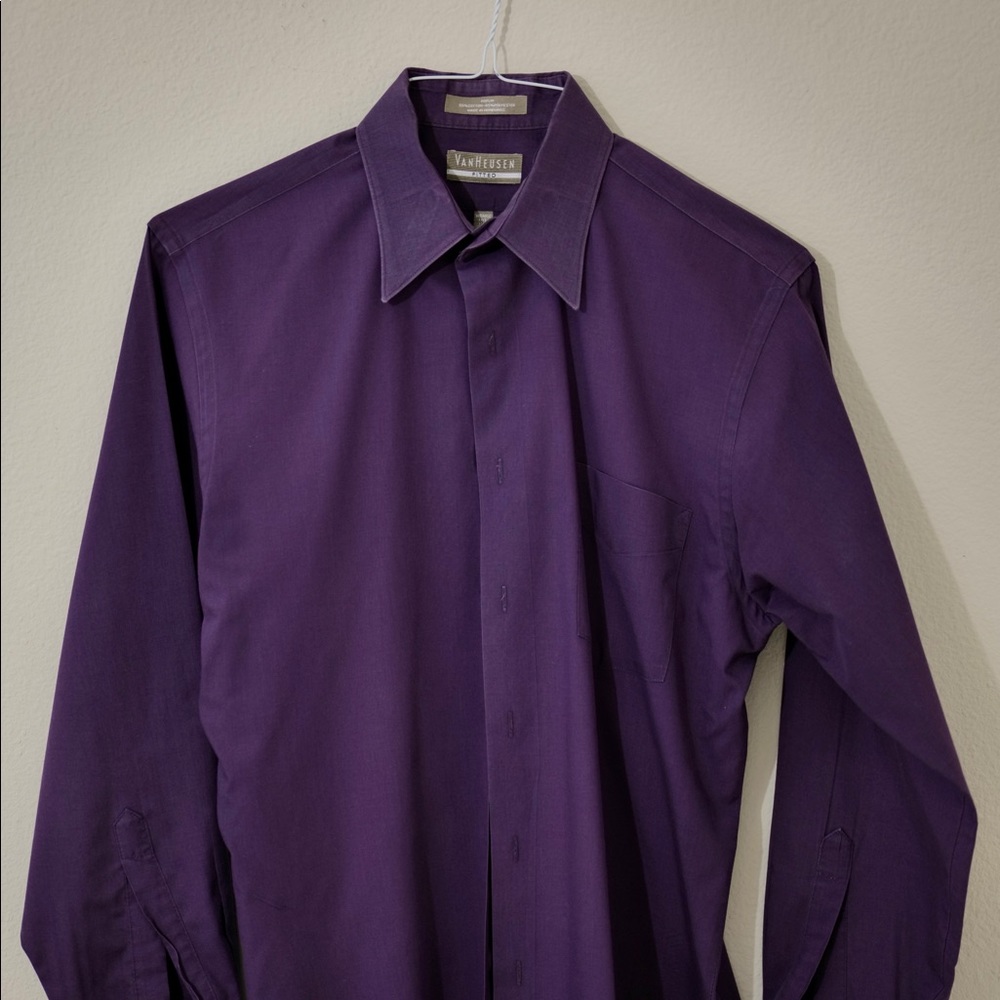 VAN HEUSEN MENS FITTED DRESS SHIRT -15 1/2 -32/33 -Medium